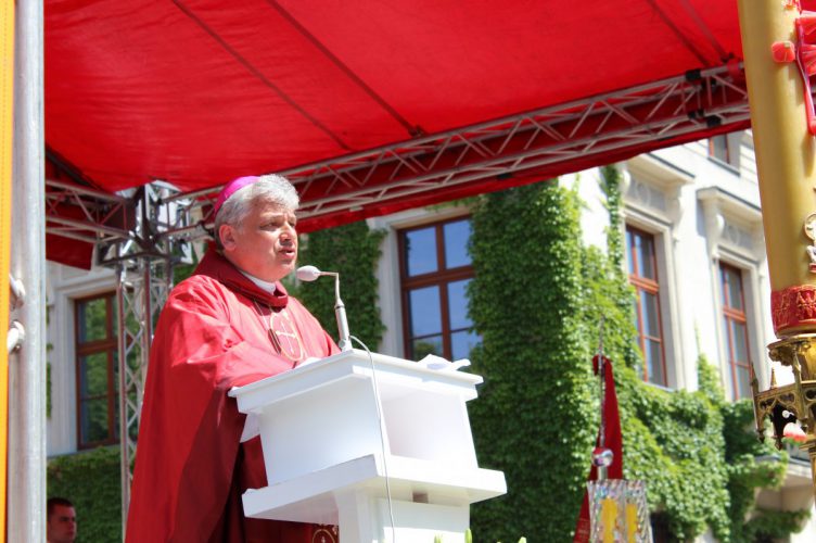 Arcybiskup Konrad Krajewski- kazanie podczas Święta Eucharystii