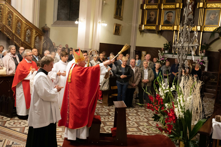 Abp Ziółek: brońmy krzyża, który jest znakiem chrześcijańskiej wiary!