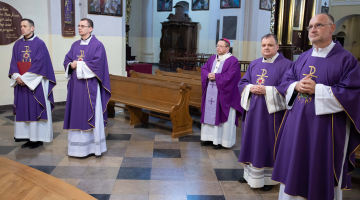 Abp Ryś: czy miłość jest fundamentem twojego działania? – Msza św. przy grobie bł. Rafała Chylińskiego