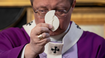 Abp Ryś: czy miłość jest fundamentem twojego działania? – Msza św. przy grobie bł. Rafała Chylińskiego