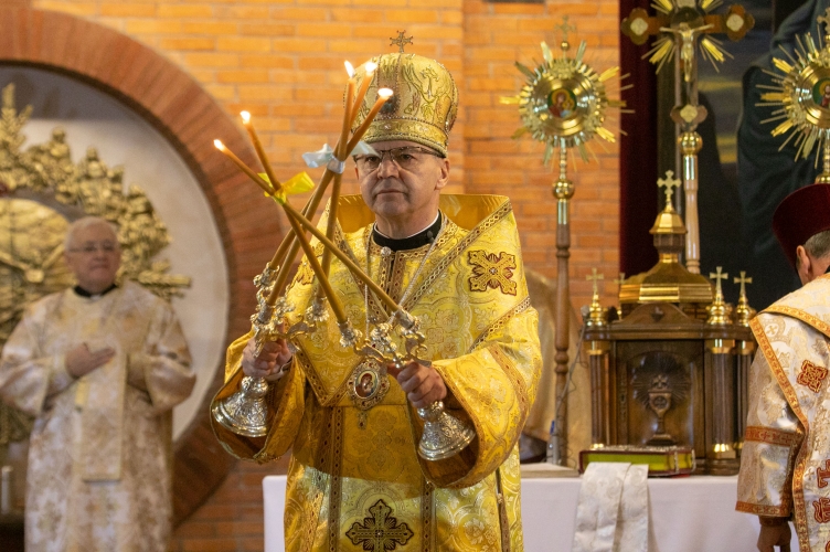 Arcybiskup Eugeniusz Popowicz w łódzkiej parafii Kościoła Greckokatolickiego