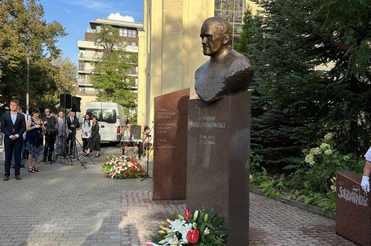 Odsłonięcie i poświecenie pomnika o. Miecznikowskiego | Łódź 2023