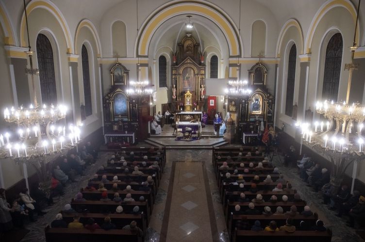 Abp Ziółek podczas liturgii stacyjnej: miłosierdzie to ideał życia i kryterium wiarygodności naszej wiary!