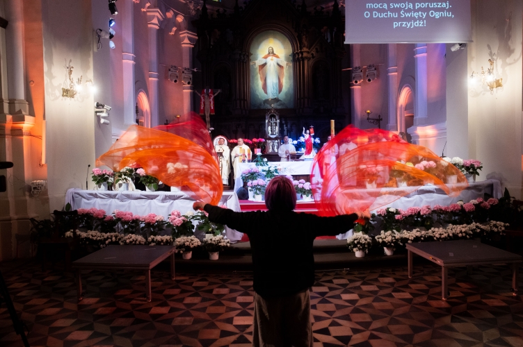 „POŁĄCZENI - JEZUS, WSPÓLNOTA i ...KRYZYS?” | Forum Charyzmatyczne