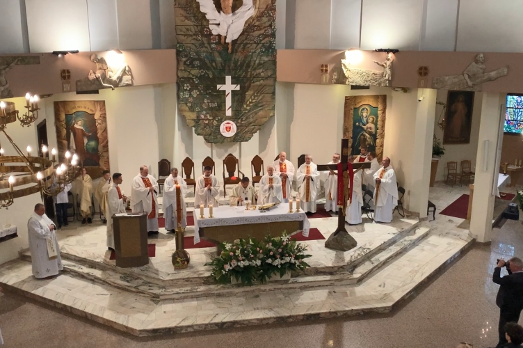 Kard. Ryś na 40-lecie parafii na Wiskitnie: ten kościół jest po to, by tu powstała wspólnota!