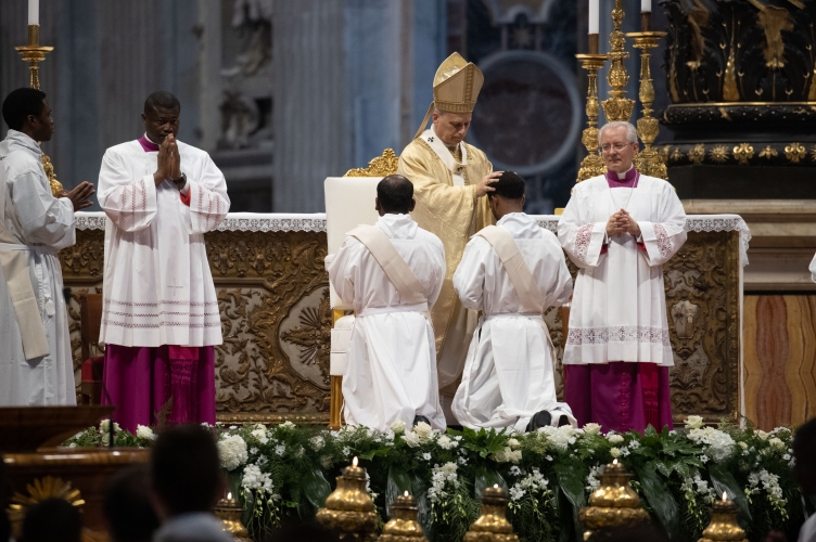 Ojciec Święty Leon XIV: Posługa kapłańska jest posługą uświęcania i pojednania dla jedności Ciała Chrystusa
