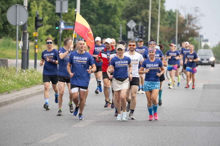 Biegacze w drodze na Jasną Górę