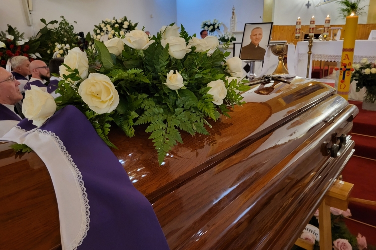 Pożegnanie śp. ks. Władysława Pietrzyka - proboszcza parafii w Łękawie