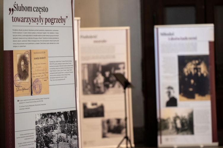 Kapelani Powstania Warszawskiego - wystawa w łódzkiej katedrze 2025