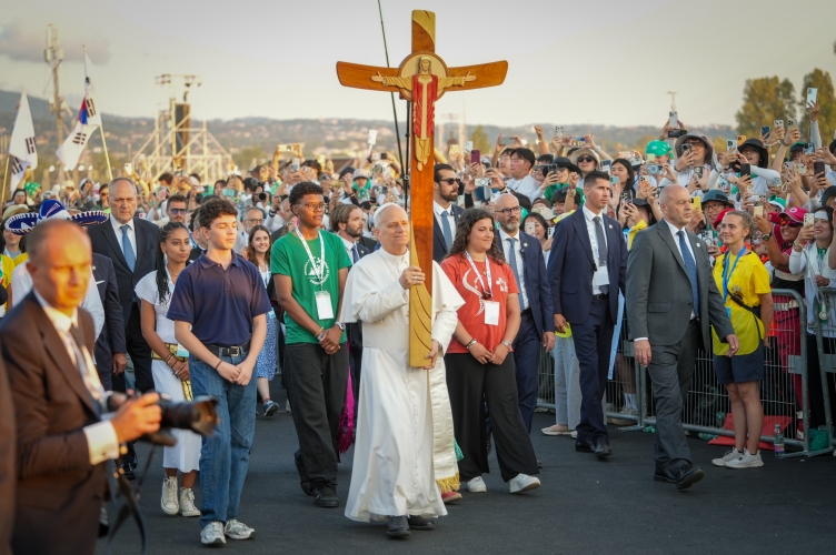 Leon XIV do młodych: nie chodzi o wybór czegoś, ale Kogoś! | czuwanie na Tor Vergata