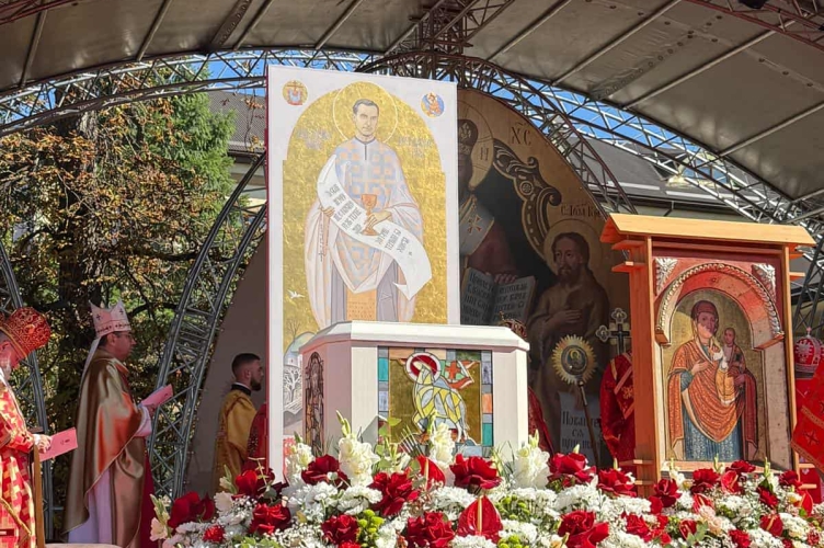 Kard. Ryś podczas uroczystości beatyfikacyjnych: dziękuję za dar waszej pamięci, jakim jest dla całego Kościoła osoba bł. Księdza Piotra Orosa!