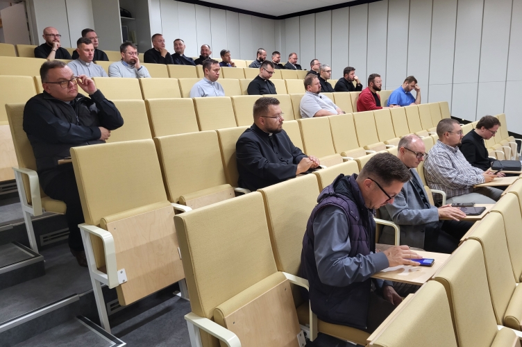 60 duchownych rozpoczęło drugi rok Kursu Proboszczowskiego