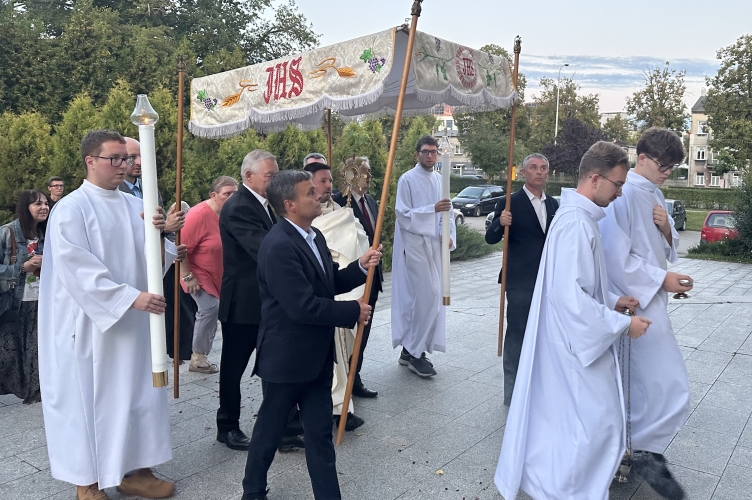 Imię Maryi na sztandarach codzienności