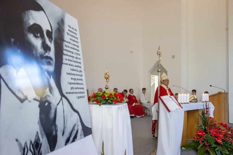 Kard. Ryś: 41 lat temu ksiądz Jerzy niczego nie przegrał. Wszystko wygrał!