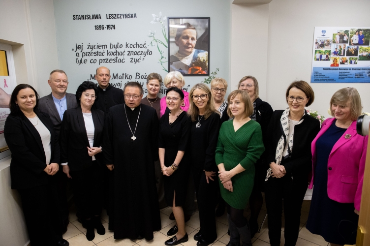 Poświęcenie siedziby hospicjum domowego im. Sługi Bożej Stanisławy Leszczyńskiej w Tomaszowie Maz.- 2025