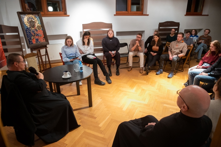 Czy dialog między religiami jest możliwy? - akademickie Rozmowy Niekontrolowane z kard. Rysiem w DA5