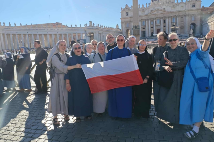 Łódzcy konsekrowani pielgrzymują do Wiecznego Miasta
