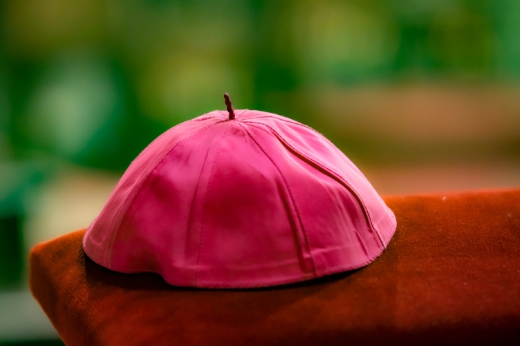 Procedury prawne po ogłoszeniu zmiany biskupa diecezjalnego w Łodzi