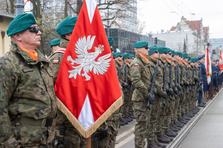 Kard. Ryś w Święto Niepodległości: Słowo Boże pyta nas o bezinteresowność w tym wszystkim, co robimy dla naszej Ojczyzny