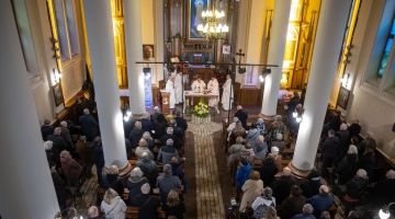 Kard. Ryś do artystów: Piotr jest w Kościele narzędziem jedności!