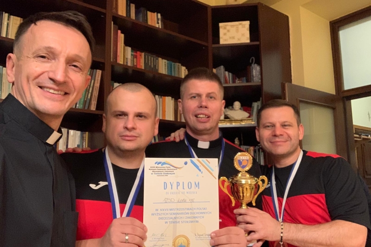 Trzecie miejsce kleryków Seminarium 35+ w Mistrzostwach Polski Seminariów Duchownych w Tenisie Stołowym!