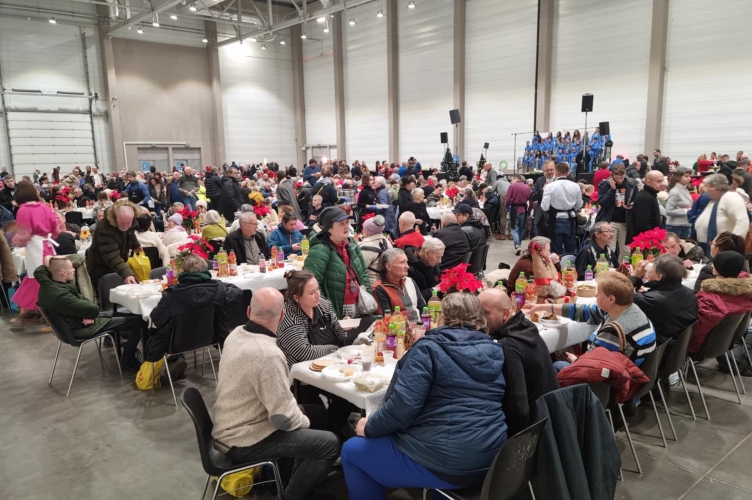 Bp Wołkowicz: życzę, aby te święta były okazją do doświadczenia bliskości Pana Jezusa | Wigilia Miejska 2025