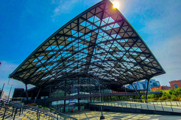 Pociągiem z Łodzi do Krakowa na Ingres kardynała Rysia