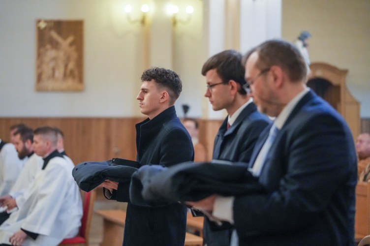 Obłóczyny i akolitat alumnów łódzkich Seminariów Duchownych 2025