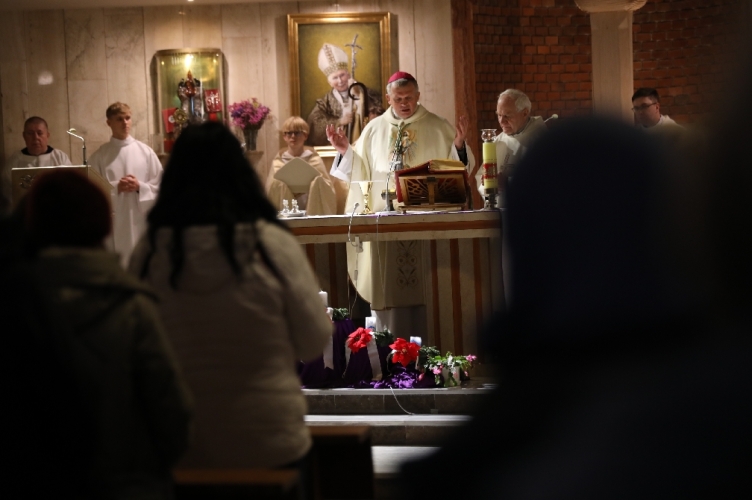 „Kobieta mocy. Kobieta modlitwy” | rekolekcje adwentowe dla kobiet