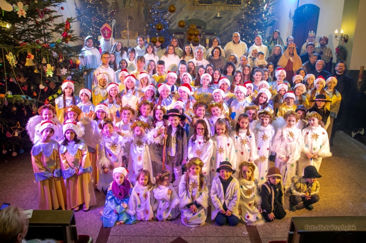 Gdy kolęda staje się modlitwą – świąteczny wieczór w Ksawerowie
