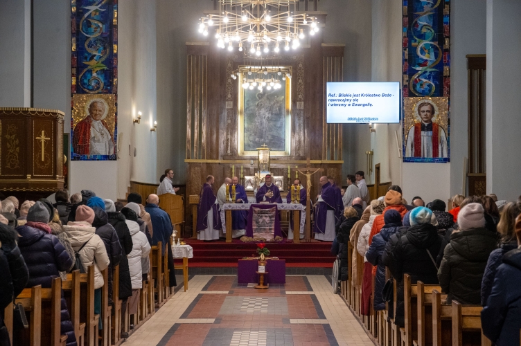 Bp Kleszcz podczas liturgii stacyjnej: można nie przypominać Chrystusa, nie mając w sercu miłości!