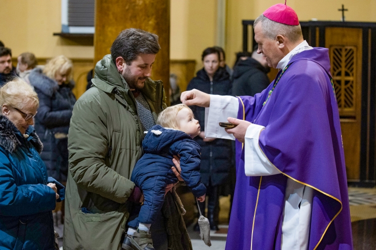 Bp Wołkowicz w Środę Popielcową: podejmijmy wysiłek trzech czynności wielkopostnych, by Bóg mógł wzrastać!