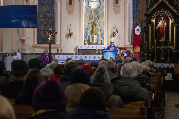Bp Kleszcz podczas liturgii stacyjnej: czy w twoim życiu pojawił się jakiś Jonasz, który otworzył ci oczy?