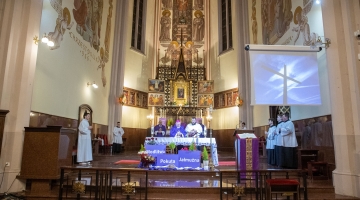 Abp Ziółek podczas liturgii stacyjnej: nasza modlitwa musi być związana z codziennym życiem!