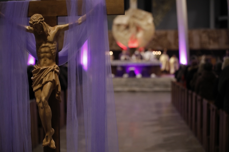 „Post jest dla ciebie” – bp Piotr Kleszcz o prawdzie, nawróceniu i odpowiedzialności Kościoła