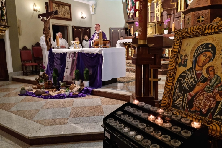 Bp Kleszcz: byłoby nieporozumieniem zachwycać się Bożym miłosierdziem, a samemu nie być miłosiernym