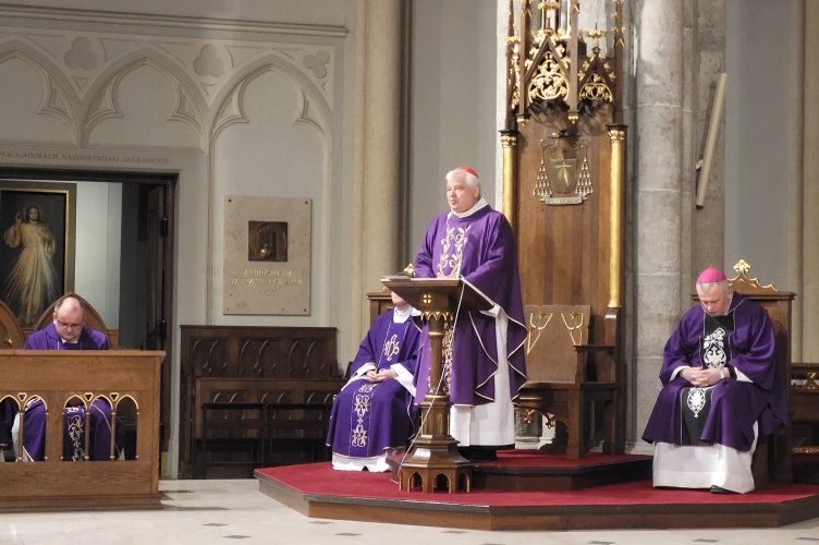 Kard. Krajewski na Wielki Wtorek: Czy jest coś, co ukrywam przed Bogiem?