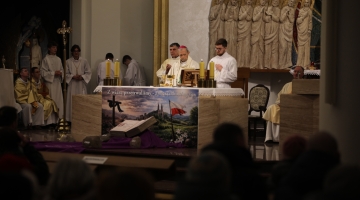 Bp Pękalski: „Tylko człowiek prawy, czyli uczciwy i wrażliwy na potrzeby innych, zamieszka w domu Boga”