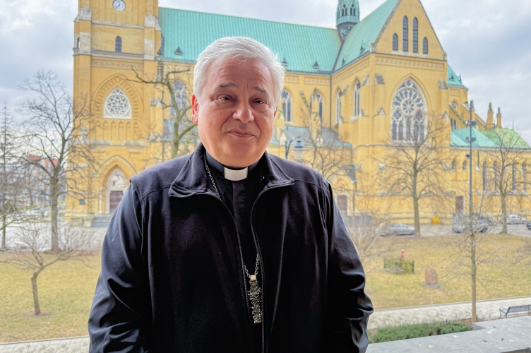 Kard. Krajewski zaprasza do katedry łódzkiej na skupienie przed Ingresem: proszę, dajcie mi w prezencie ten wieczór. Czekam na was! #SerwisIngresowy