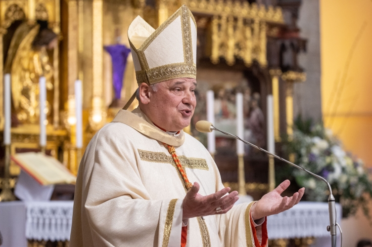 Kard. Krajewski w miesiąc po Ingresie: wpatruję się w Kościół Łódzki, dziwię się, że Jezus ma tyle zaufania do mnie! Jestem jakby zakochany na nowo! - wywiad