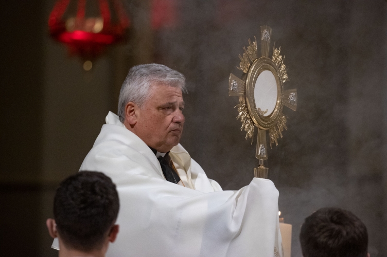 Kard. Krajewski - dziękuję, że zechcieliście w ten czwartkowy wieczór zgromadzić się w Kościół - przedingresowy wieczór modlitwy w katedrze łódzkiej