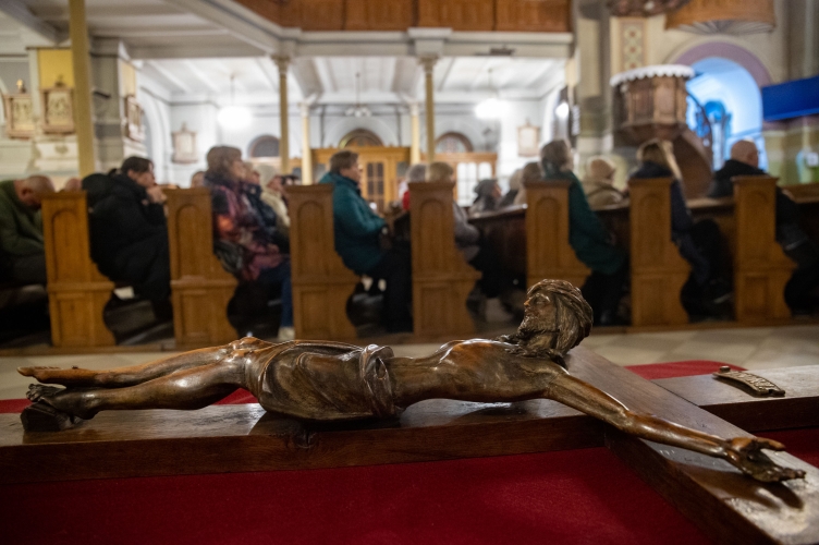 Bp Wołkowicz podczas liturgii stacyjnej: potrzebujemy relacji z Bogiem, byśmy potrafili być szczęśliwi!