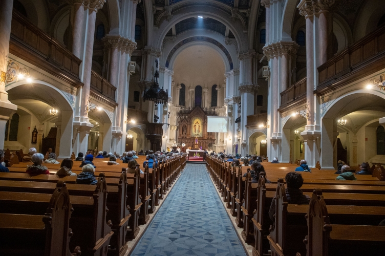 Bp Kleszcz podczas liturgii stacyjnej: Pan Bóg napisał scenariusz, a Maryja go podpisała i zgodziła się na wszystko!