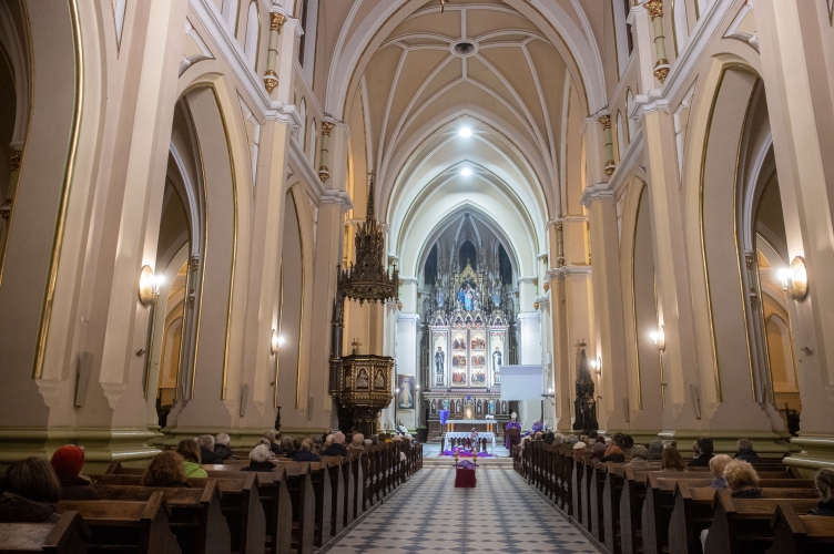 Bp Kleszcz podczas liturgii stacyjnej: Pan Bóg jest tym, który zawsze staje po stronie tych, którzy są grzesznikami!