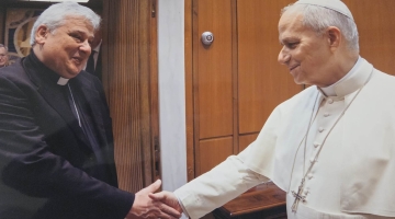 Ojciec Święty Leon XIV spotkał się z kard. Konradem Krajewskim błogosławiąc na jego posługę w Łodzi