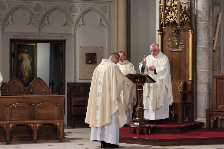 Kard. Krajewski we Wtorek Wielkanocny: kiedy przez kilka dni nie odczuwamy obecności Boga, to powinniśmy być bardzo zaniepokojeni!