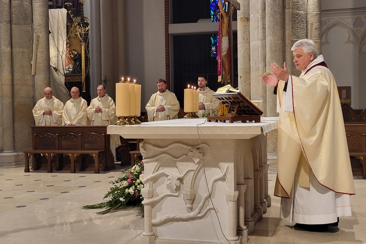 Kard. Krajewski w Piątek Wielkanocny: Jezus czeka na mnie na początku każdego dnia!
