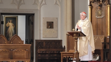 Kard. Krajewski w Sobotę Wielkanocną: jeśli wyruszę z Jezusem w drogę, to ta droga mnie uleczy!