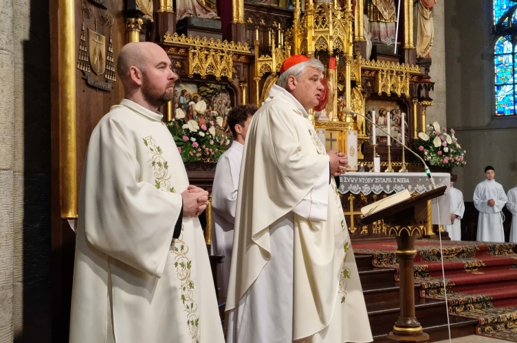 „Bardziej słuchać Boga niż ludzi” | czwartkowa Eucharystia w łódzkiej Katedrze