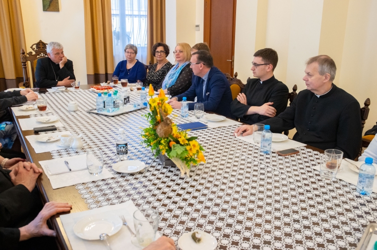 Metropolita łódzki spotkał się z dyrektorami 14 Szkół Katolickich działających na terenie Archidiecezji Łódzkiej